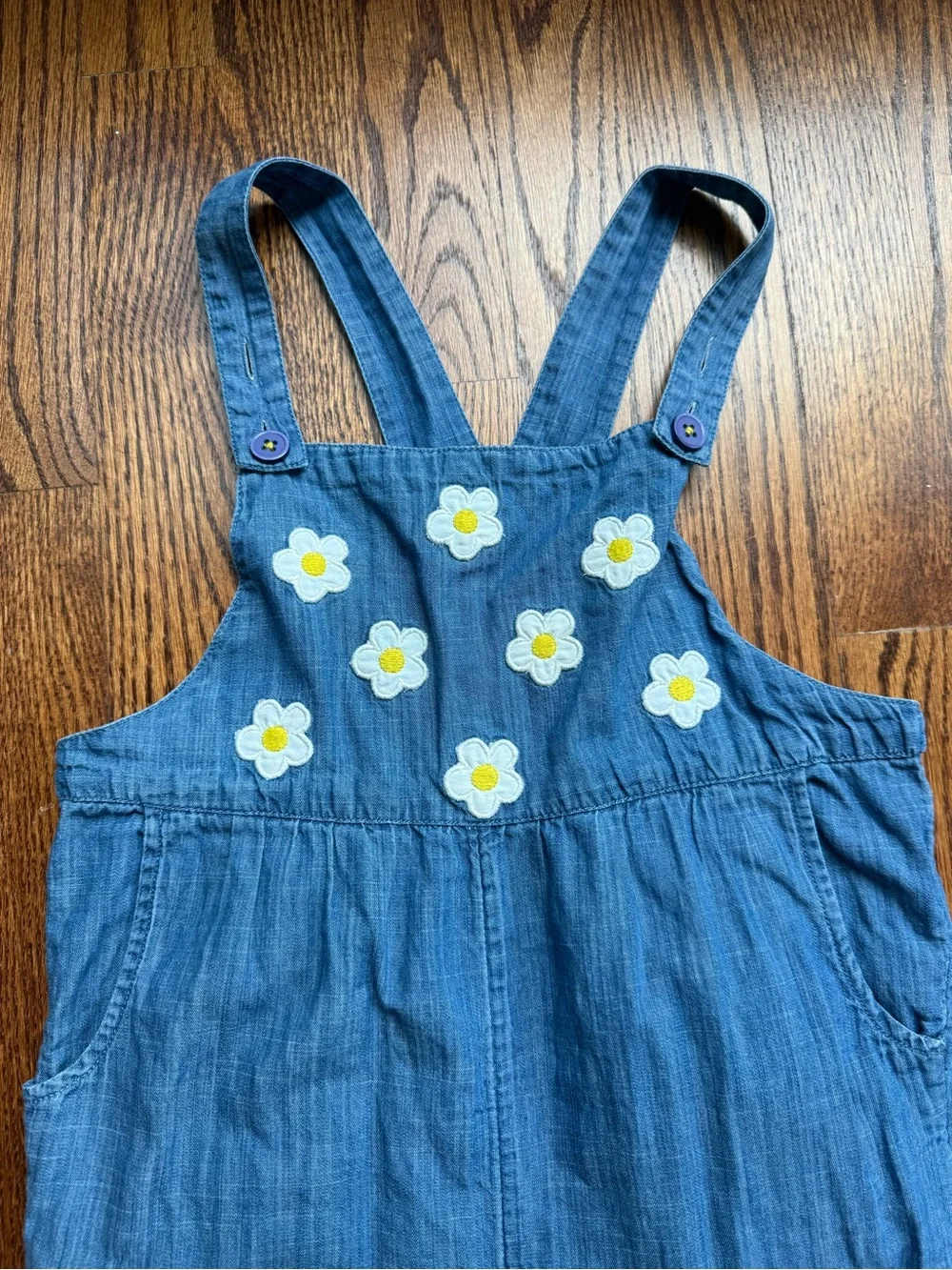 Mini Boden Chambray Daisy Applique Overalls 6-7 Years